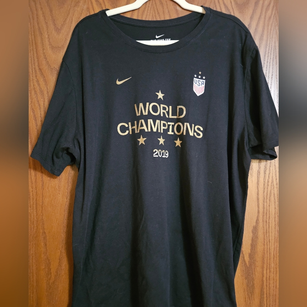 Nike Dri-Fit Womens Black 2019 USA Soccer World Champions Tee Shirt Size XXL